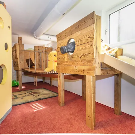 Alpenhof Aparthotel Werfenweng Hotel 3*